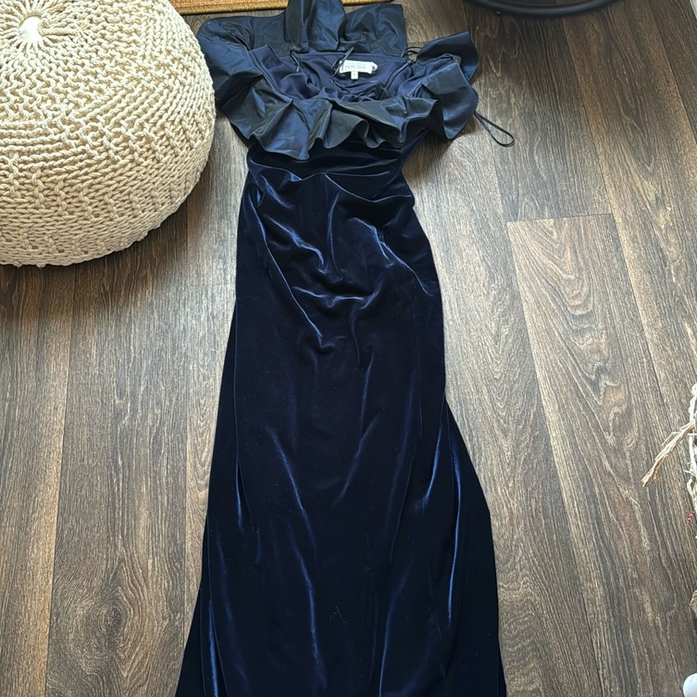 Rickie freeman for teri jon blue velvet dress